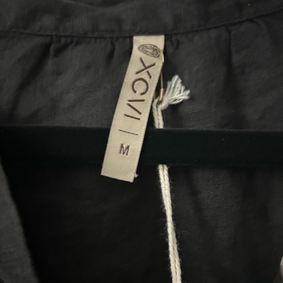 NWT XCVI Long-Sleeve Button Linen Blouse- Dark Grey/Black Size Medium - Picture 6 of 7